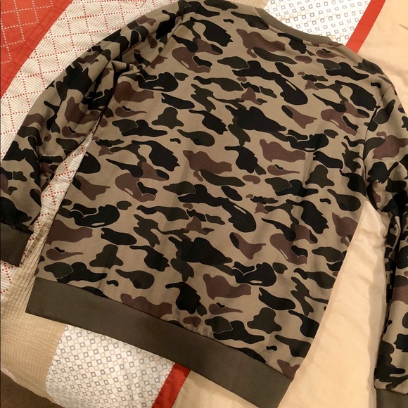 Fleece Lined Camo/Smiley Sweatshirt Size Large - Picture 3 of 4